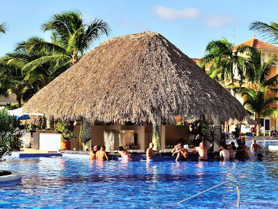 Dominikana - hotel Grand Bahia Principe Turquesa, basen, tropical sun