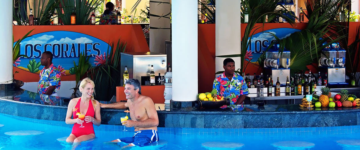 Dominikana - hotel Luxury Bahia Principe Ambar, bar Los Corales, basen, tropical sun