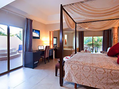 Dominikana - hotel Majestic Elegance Punta Cana, pokój Colonial Junior Suite (Outdoor Jacuzzi), tropical sun