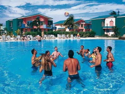 Kuba - hotel Barcelo Arenas Blancas, basen, piłka wodna, wakacje kuba, tropical sun