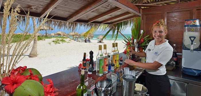 Kuba - hotel Melia Marina Varadero, bar plażowy, tropical sun