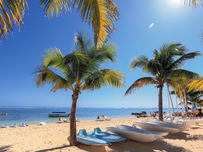 Mauritius - hotel Le Victoria, rajska plaża, łóżka bali, Tropical Sun Tours