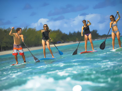 Mauritius - hotel Dinarobin Hotel Golf & Spa, sporty wodne, pływanie na SUP, stand up paddle, wakacje mauritius, tropical sun