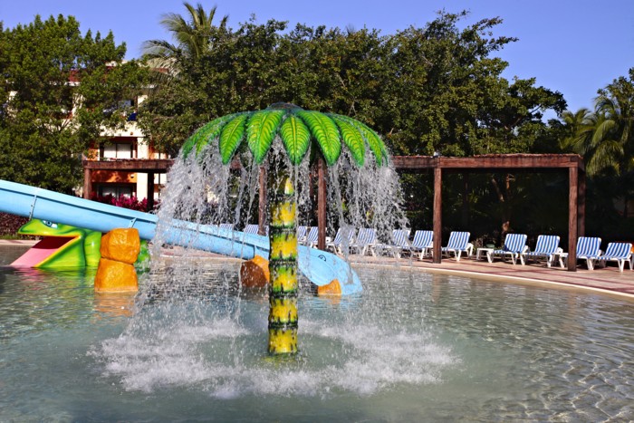 Meksyk - hotel Luxury Bahia Principe Akumal, Bahia Scouts Water Park, basen, zjeżdżalnia, palma, tropical sun