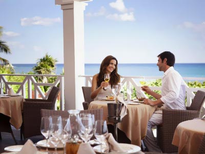 Meksyk - hotel Barcelo Maya Palace Deluxe Club Premium, restauracja z widokiem na plażę, tropical sun