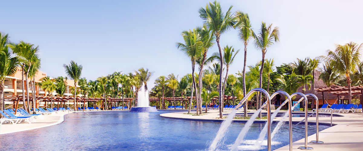 Meksyk - hotel Barcelo Maya Beach, baseny, wybrzeże, Morze Karaibskie, palmy, tropical sun tours
