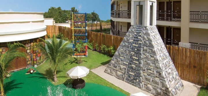 Meksyk - hotel Dreams Riviera Cancun, aktywności dla dzieci, ścianka wspinaczkowa, tropical sun