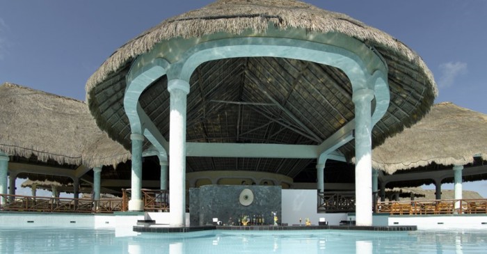 Meksyk - hotel Grand Palladium White Sand Resort & Spa, bar La Laguna, tropical sun