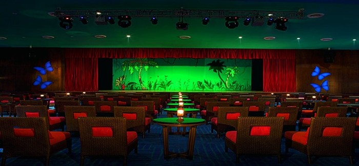 Meksyk - hotel Now Jade Riviera Cancun, teatr, tropical sun