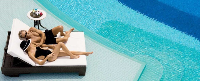 Meksyk - hotel Secrets Capri Riviera Cancun, basen, łóżko bali, unlimited-luxury, wakacje meksyk, tropical sun