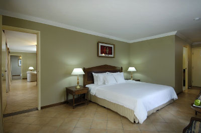 Seszele - hotel Berjaya Beau Vallon Bay, pokój Royal Suite, tropical sun