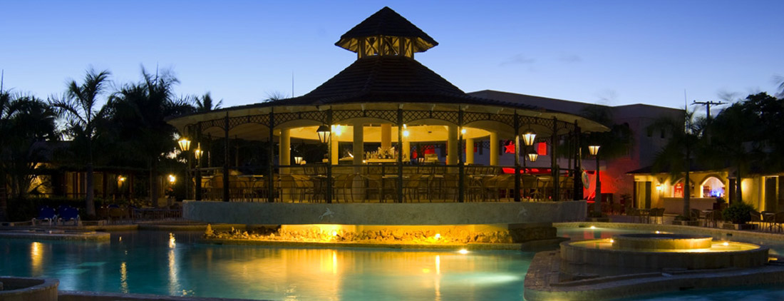 Dominikana - hotel IFA Villas Bavaro Resort & Spa, basen, bar, tropical sun