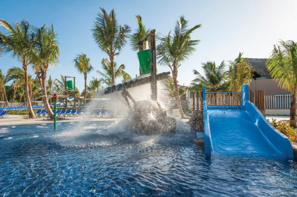 Dominikana - hotel Memories Splash Punta Cana Resort & Casino, Park Wodny, zjeżdżalnia, tropical sun