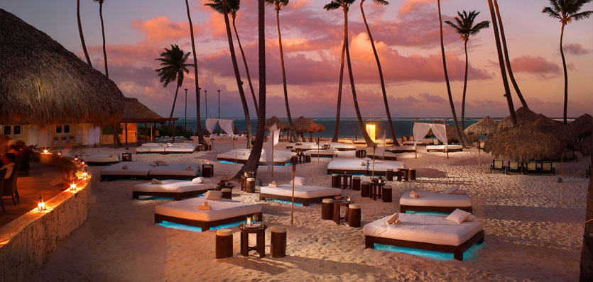 Dominikana - hotel Paradisus Palma Real Golf & Spa Resort, łóżka bali, plaża, tropical sun