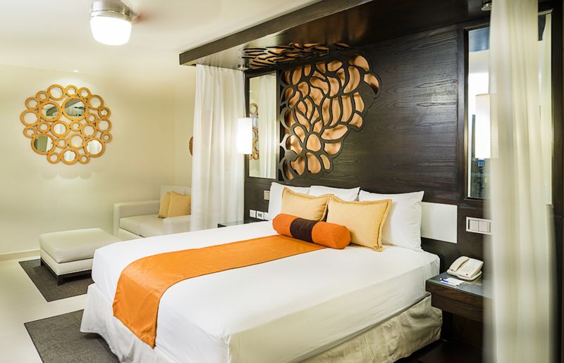 Dominikana - hotel Royalton Punta Cana Resort & Casino, pokój Diamond Club Honeymoon Jacuzzi Ocean Front Suite, tropical sun