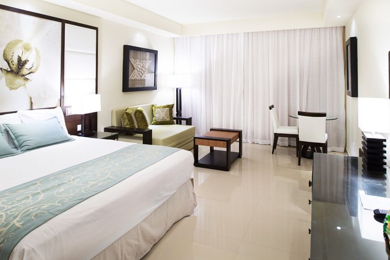 Dominikana - hotel Royalton Punta Cana Resort & Casino, pokój Diamond Club Luxury Oceanview, tropical sun