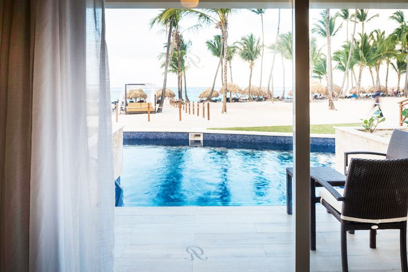 Dominikana - hotel Royalton Punta Cana Resort & Casino, pokój Diamond Club Luxury Swim Out, tropical sun