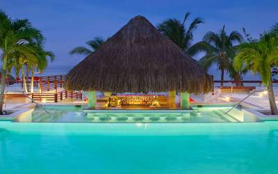 Tropikalne rejsy, wczasy, basen, bar, Tropical Sun Tropikalne rejsy, wczasy, basen, bar, Tropical Sun