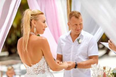 Dominikana - ślub na Saona - Ula i Marcin. Ślub na plaży w plenerze. Organizacja ślubu na Karaibach