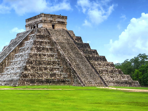 Meksyk - Chichen Itza - piramida schodkowa