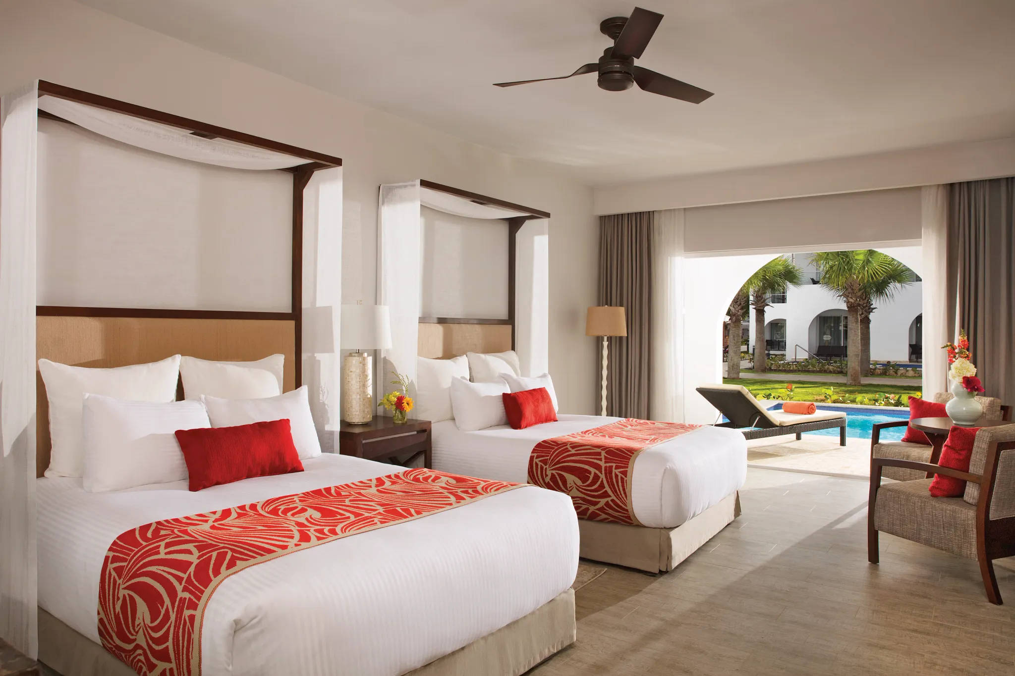Preferred Club Deluxe Swim-up Double Beds